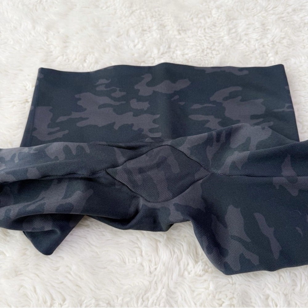 SPANX Women Camo Look At Me Now Seamless Leggings MEDIUM Athleisure Activewear - Picture 9 of 10